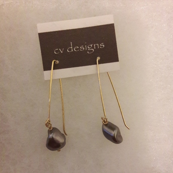 cv designs mother of pearl earrings - Picture 1 of 3